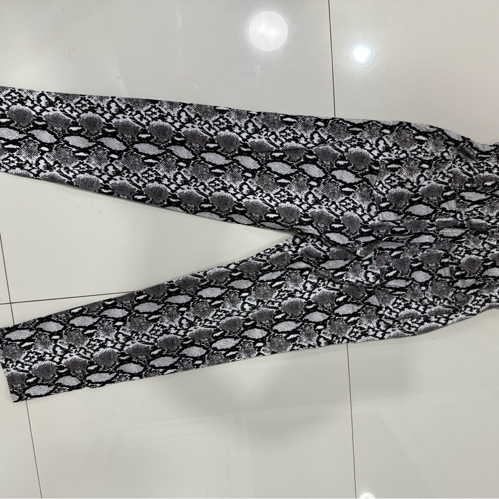 Snakeskin Print Leggings